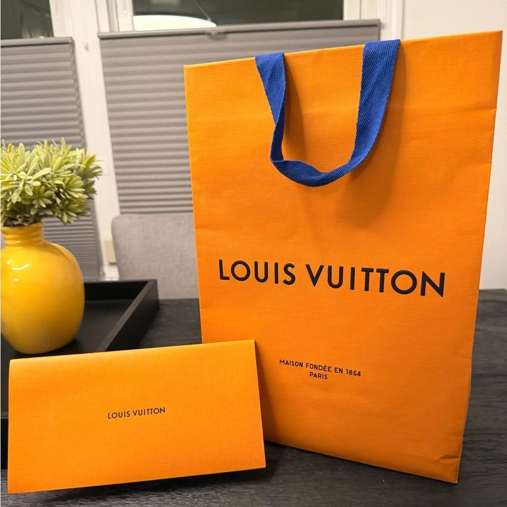Louis Vuitton Shopping Bag with ribbon, smaller gift bag and gift tag. - Picture 6 of 9